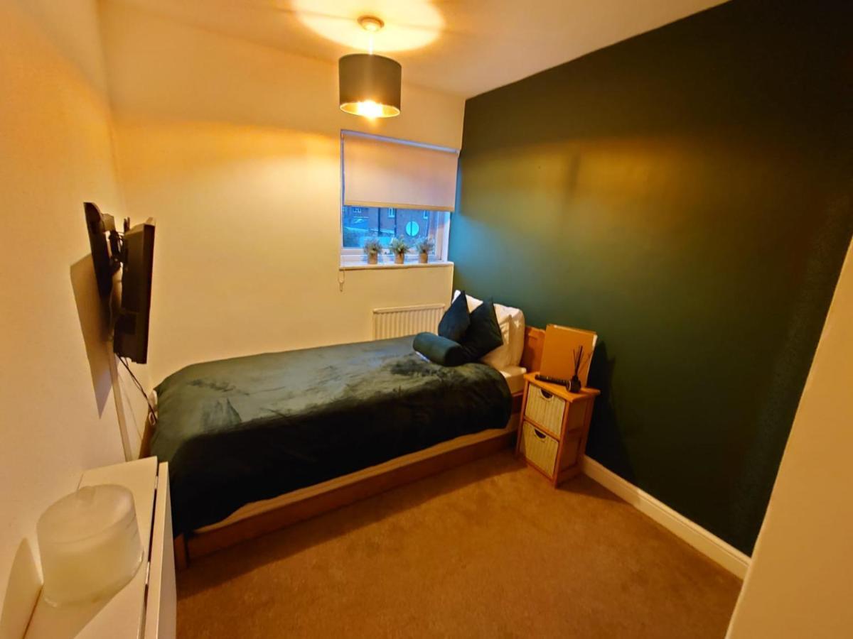 Lovely Rooms In A Quiet Place Of Woking Exteriör bild